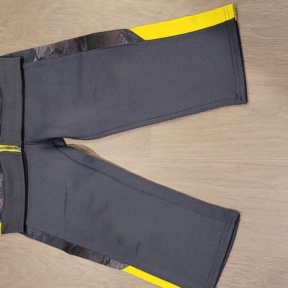 Reebok Gray & Yellow Sweatsuit Size 4 - Picture 3 of 4